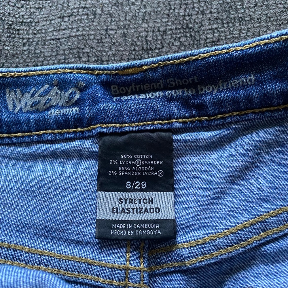 Shorts - Picture 2 of 2